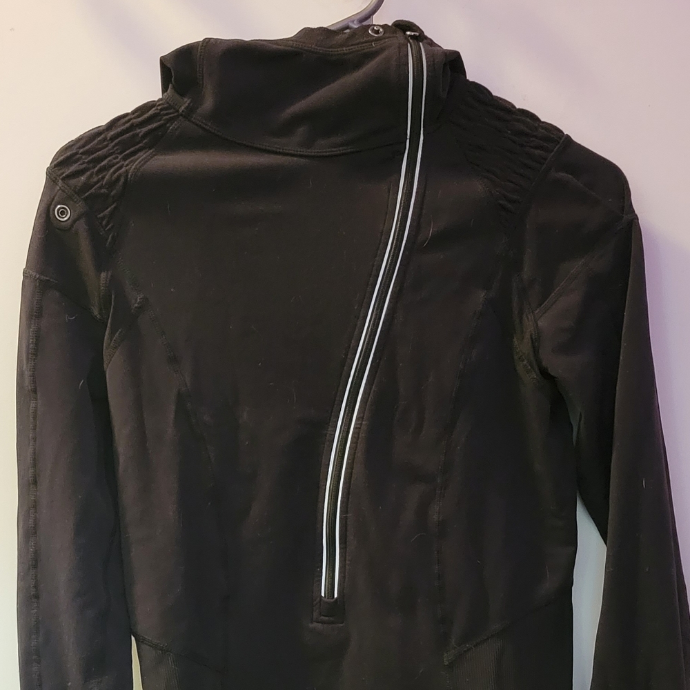 Lululemon black hoodie XS reflective zipper excellent condition